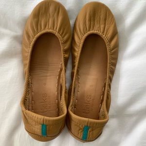 Tieks size 6 camel